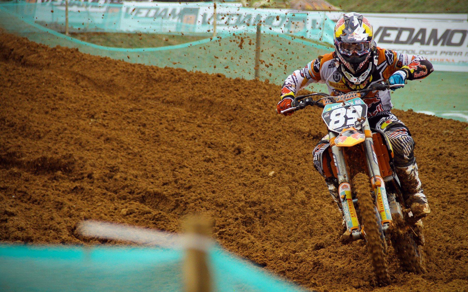 中国女排力克强敌巴西，晋级世界联赛四强