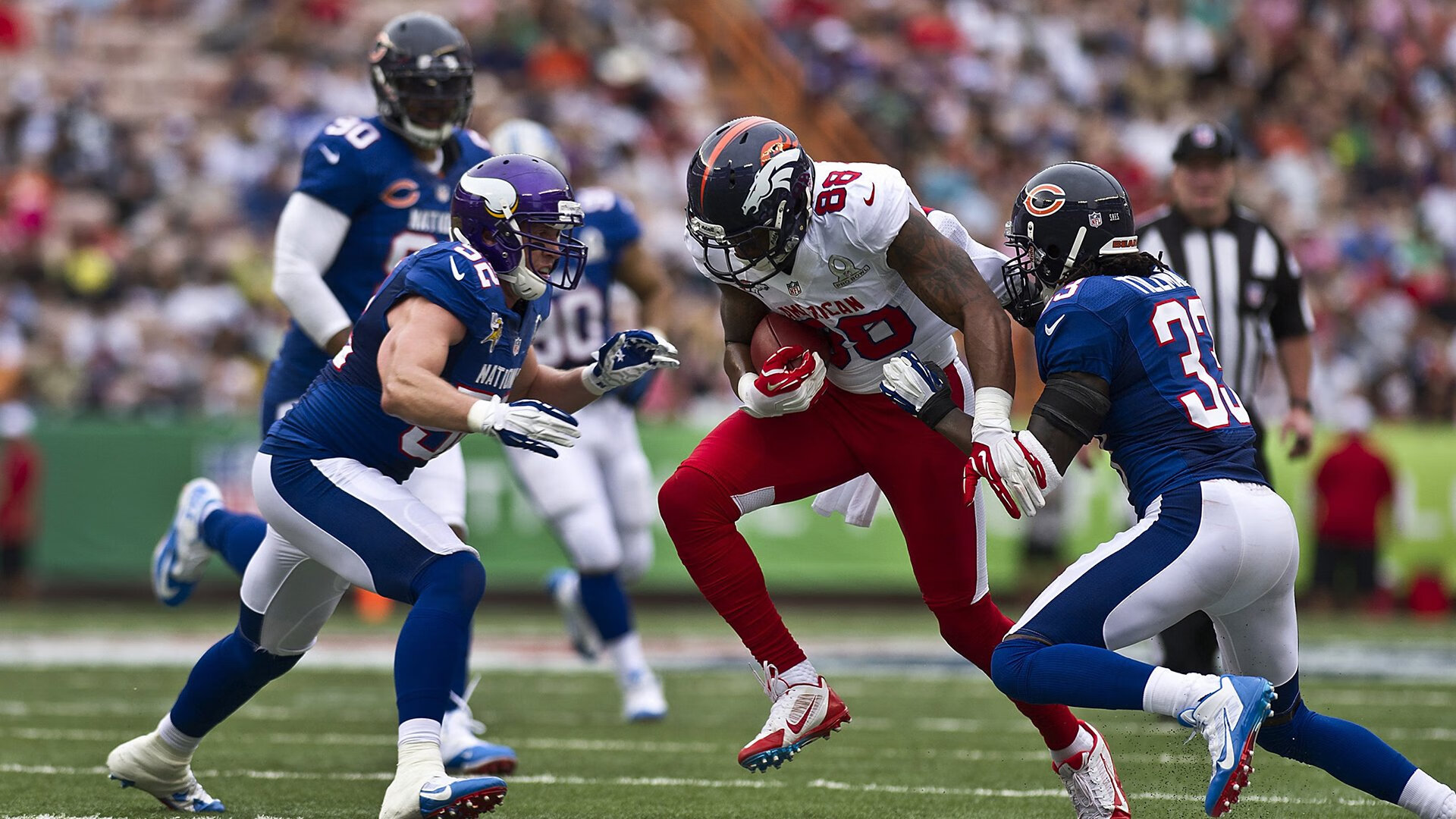 梅西第七次捧起金球奖 阿根廷巨星再创足坛历史