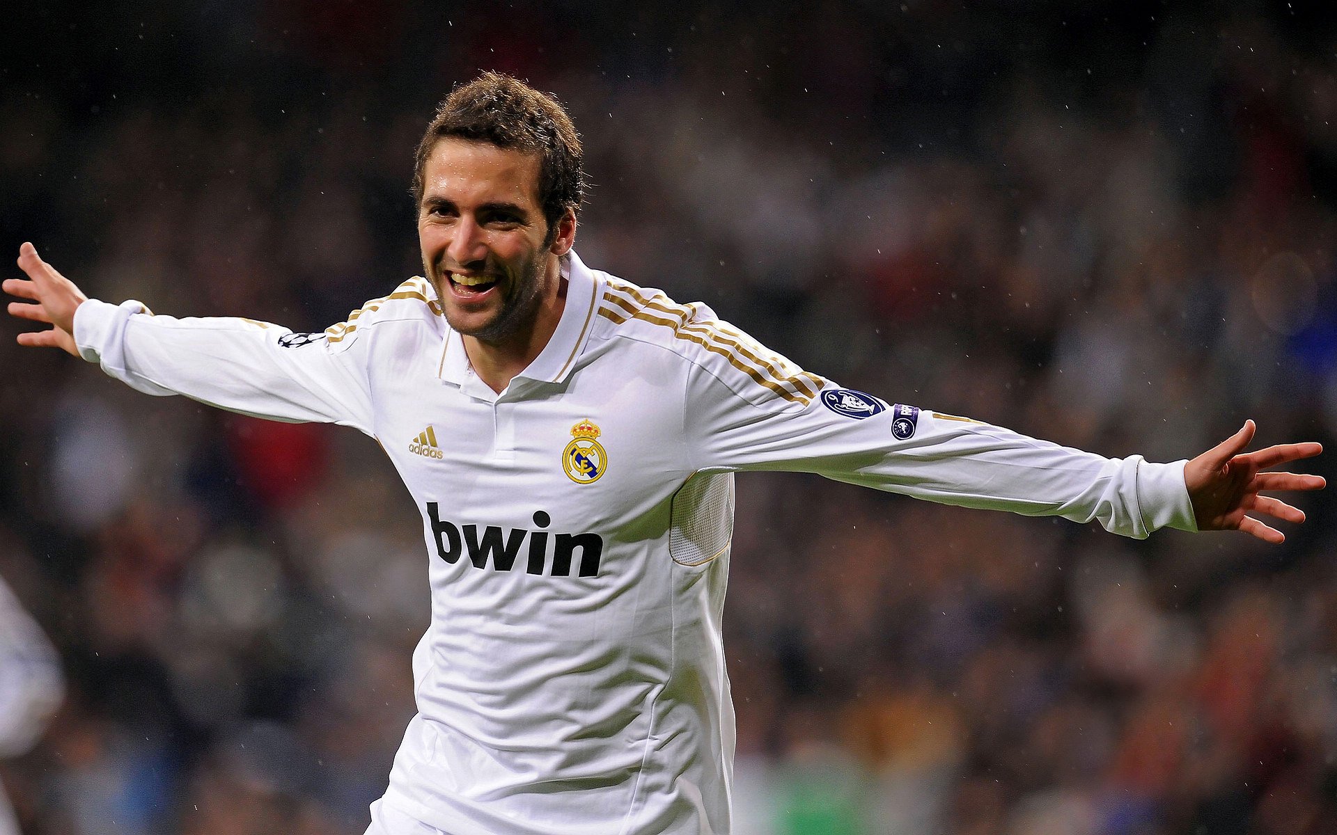 传奇谢幕!足球巨星李明举行盛大退役仪式